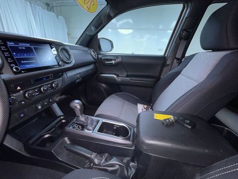 Certified 2023 Toyota Tacoma TRD Off-Road image 5