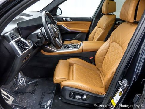 Used 2024 BMW X7 xDrive40i w/ M Sport Package image 11