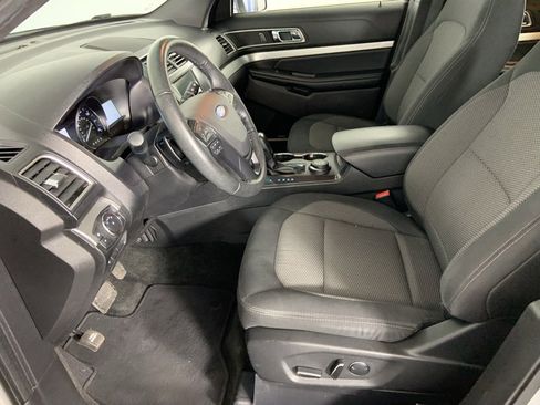 Used 2017 Ford Explorer XLT w/ Equipment Group 201A image 15