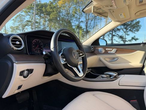 Used 2020 Mercedes-Benz E 350 Sedan image 10