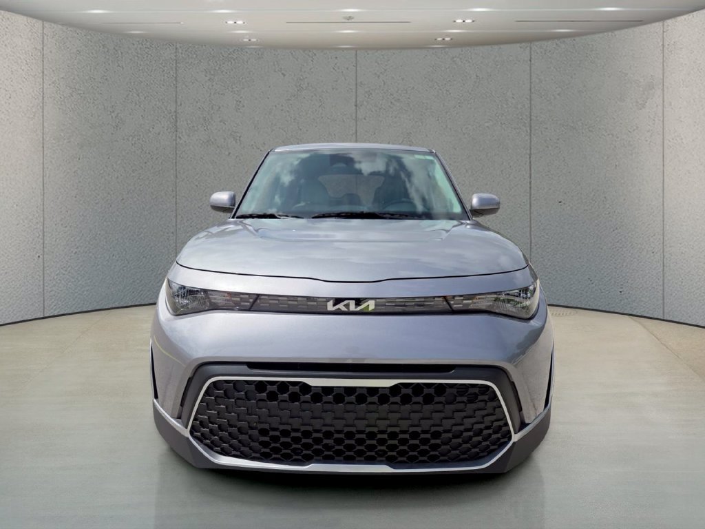 Used 2025 Kia Soul LX w/ LX Technology Package FWD image 13