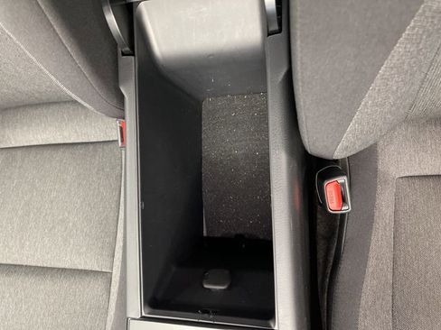 Used 2025 Toyota Camry LE image 11