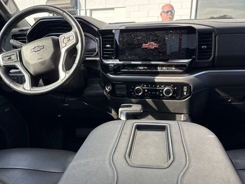 Used 2022 Chevrolet Silverado 1500 LT Trail Boss w/ LT Trail Boss Premium Package AWD/4WD image 12