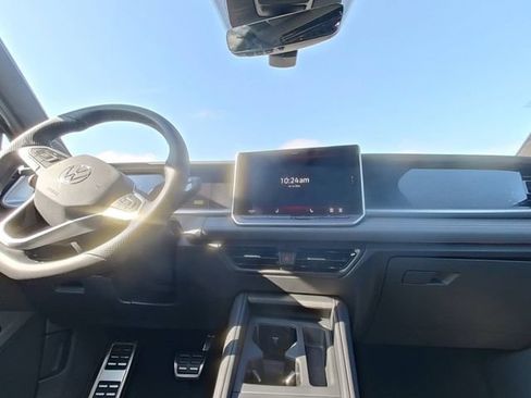 New 2026 Volkswagen Tiguan SE R-Line FWD image 25