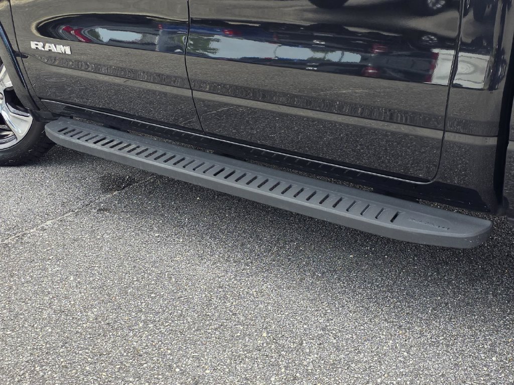 Used 2019 RAM 1500 Laramie AWD/4WD image 29