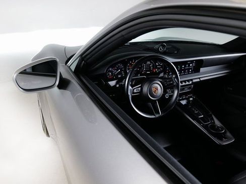 Used 2022 Porsche 911 Carrera RWD image 23