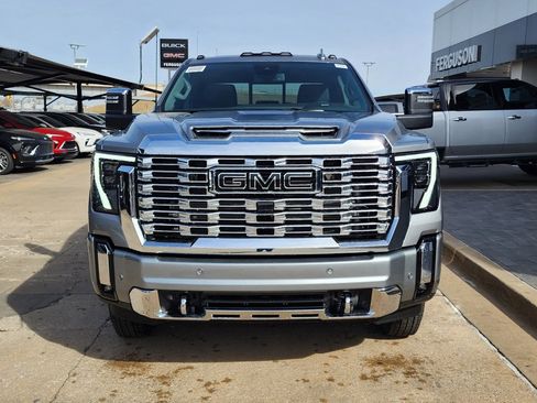 New 2026 GMC Sierra 3500 Denali w/ LPO, Black Badging Package image 8