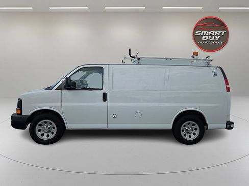 Used 2010 Chevrolet Express 1500 RWD image 8