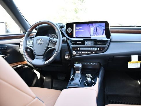 New 2025 Lexus ES 300h w/ Luxury Package image 20