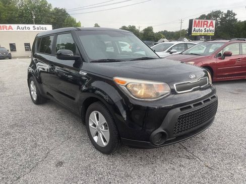 Used 2016 Kia Soul FWD image 2