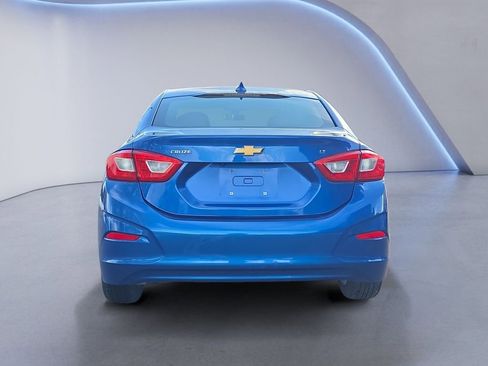 Used 2018 Chevrolet Cruze LT image 4