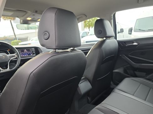 Used 2024 Volkswagen Jetta SE FWD image 15