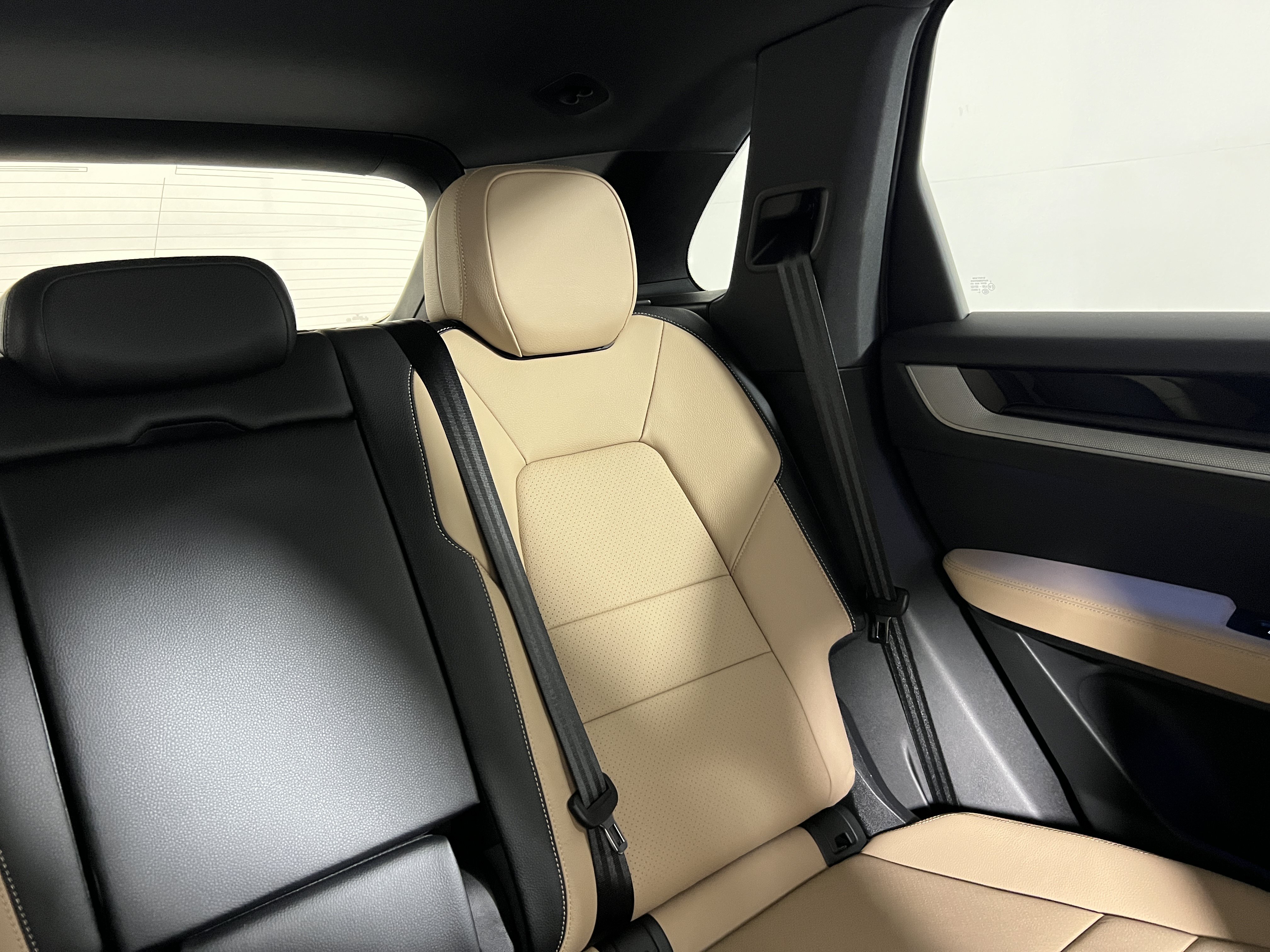 Certified 2026 Porsche Cayenne AWD/4WD image 17