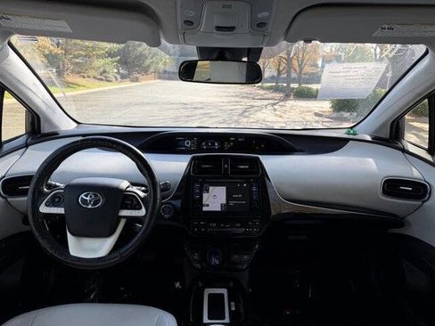 Used 2016 Toyota Prius Two image 18