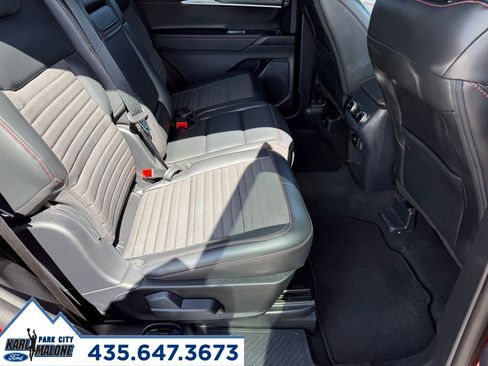 Used 2025 Ford Explorer ST-Line w/ ST-Line Street Pack AWD/4WD image 37