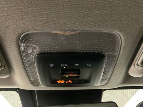 Used 2024 Toyota Prius XLE image 20