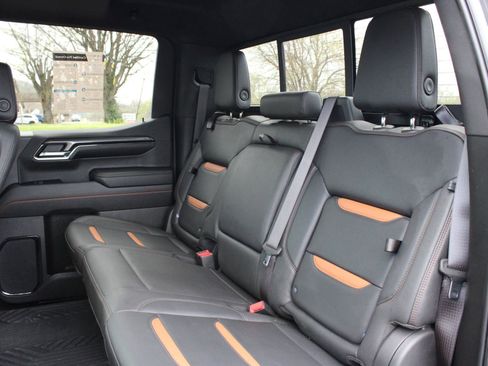 Used 2024 GMC Sierra 1500 AT4 w/ AT4 Preferred Package image 19