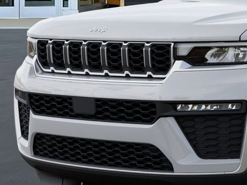 New 2026 Jeep Grand Cherokee Limited AWD/4WD image 11