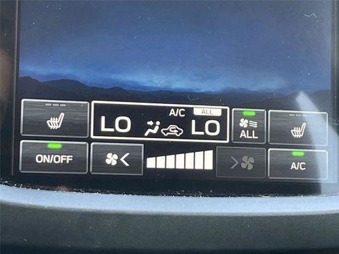 Certified 2025 Subaru Forester Premium AWD/4WD image 23