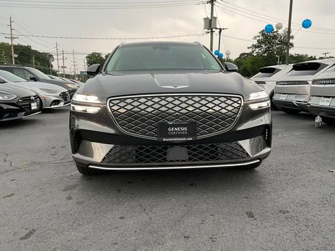 Used 2025 Genesis Electrified GV70 Advanced w/ Prestige Package image 2