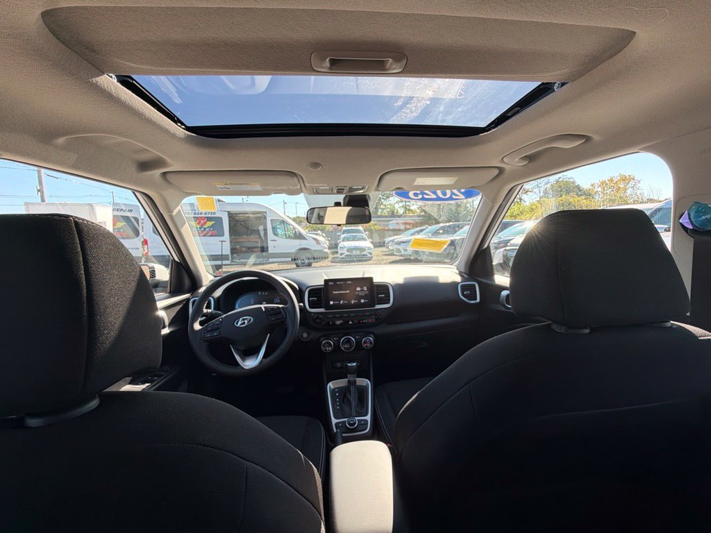 Used 2026 Hyundai Venue SEL FWD image 28