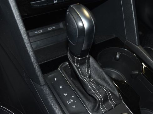 Certified 2023 Volkswagen Atlas SE image 14