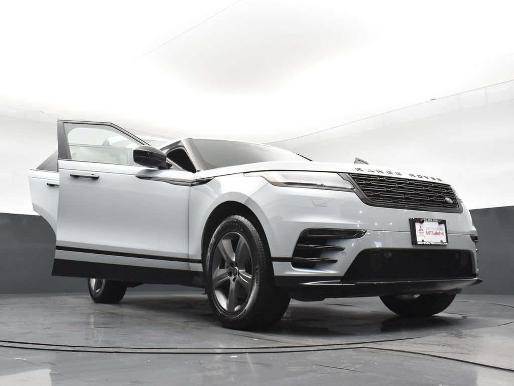 Used 2025 Land Rover Range Rover Velar Dynamic SE AWD/4WD image 29