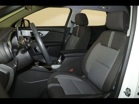Used 2025 Chevrolet Blazer LT AWD/4WD image 21