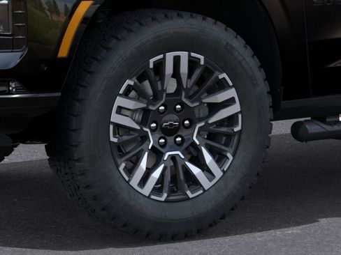 New 2026 Chevrolet Suburban Z71 AWD/4WD image 11