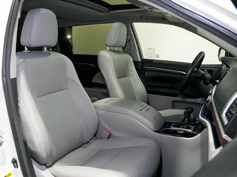 Used 2016 Toyota Highlander Limited FWD image 20