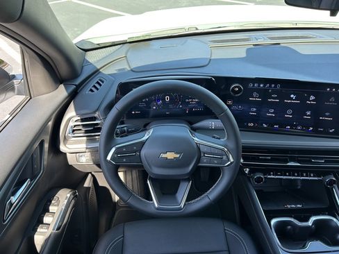 New 2026 Chevrolet Traverse LT image 25