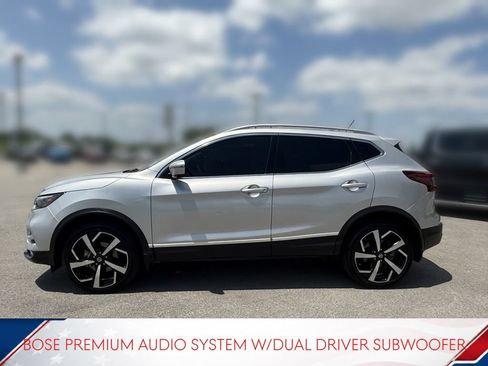 Used 2022 Nissan Rogue Sport SL w/ Premium Package FWD image 4
