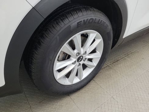 Used 2020 Kia Sorento FWD V6 image 31