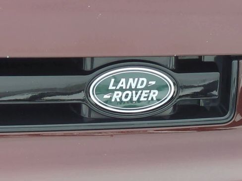 Certified 2024 Land Rover Defender 130 X-Dynamic SE image 11