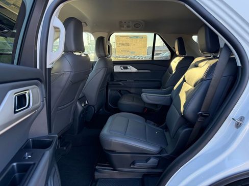 New 2026 Ford Explorer Active w/ Active Comfort Package image 28
