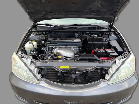 Used 2004 Toyota Camry FWD image 24