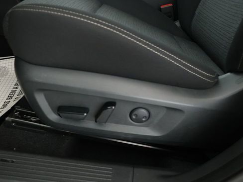 Used 2021 Nissan Rogue SV image 9