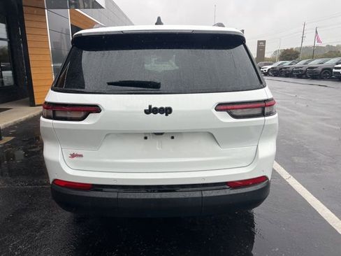 New 2025 Jeep Grand Cherokee L Altitude image 23