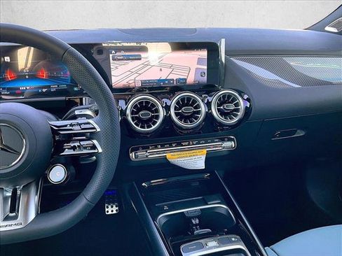 New 2026 Mercedes-Benz GLA 35 AMG 4MATIC image 9