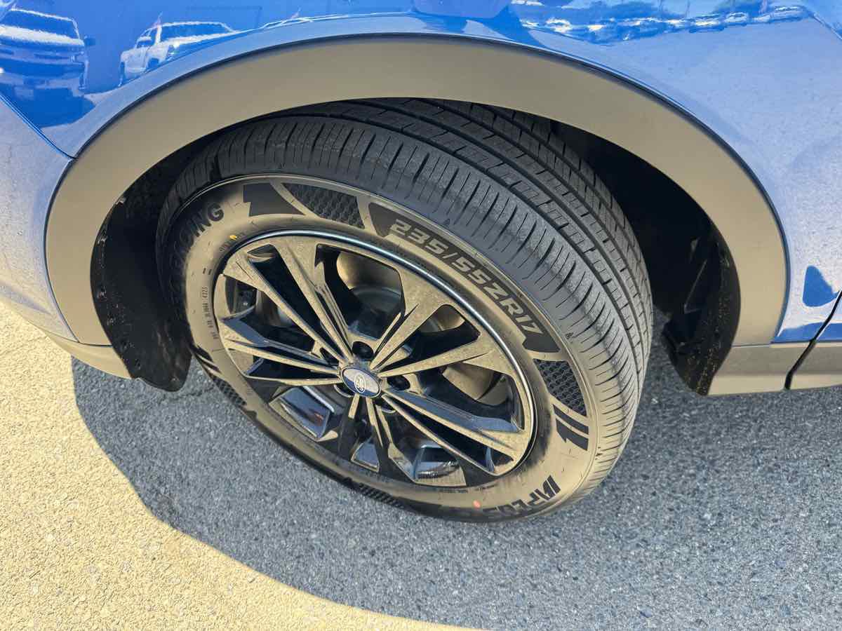 Used 2018 Ford Escape SE w/ SE Sync 3 Package AWD/4WD image 36