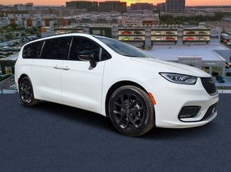 New 2026 Chrysler Pacifica Limited w/ S Appearance Package video 1