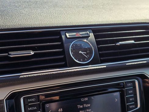 Used 2016 Volkswagen Passat 1.8T SE image 30