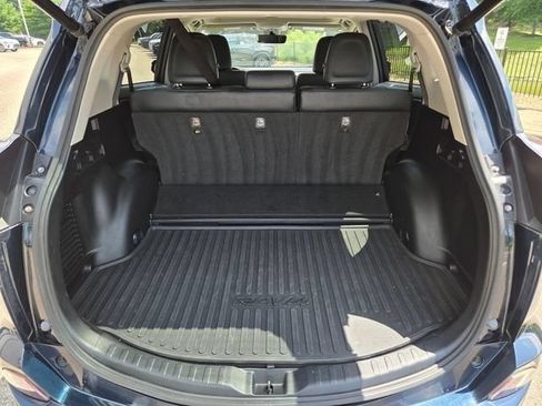 Used 2018 Toyota RAV4 Limited AWD/4WD image 28