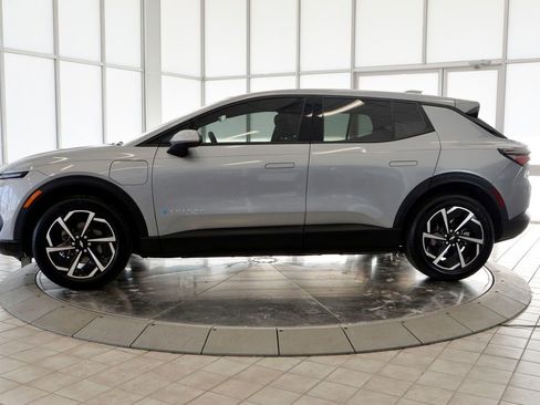 Certified 2025 Chevrolet Equinox EV LT image 5