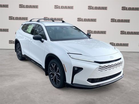 New 2025 Toyota Crown Signia image 7