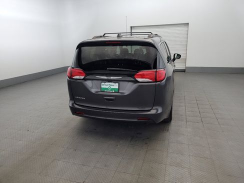 Used 2021 Chrysler Voyager Lxi FWD image 7