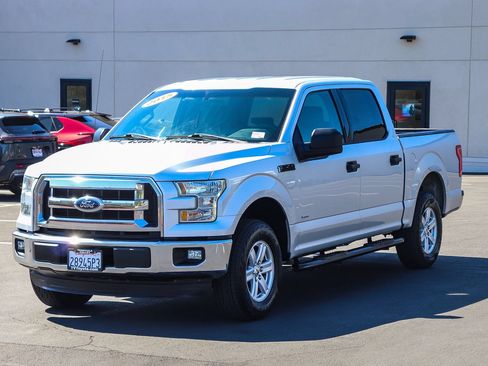 Used 2015 Ford F150 XLT RWD image 3
