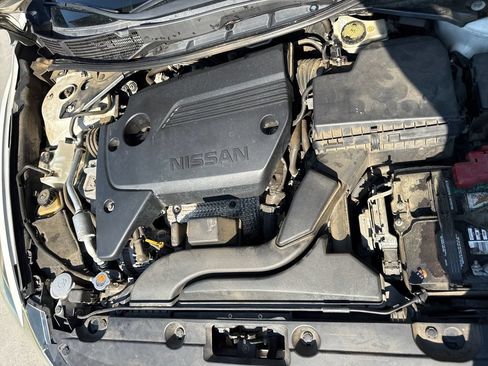 Used 2016 Nissan Altima 2.5 SV FWD image 35