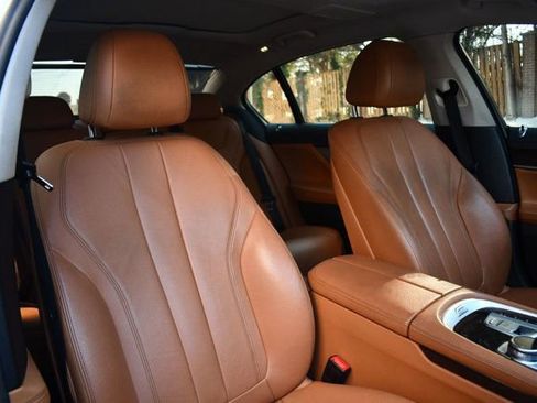 Used 2018 BMW 740i xDrive image 26