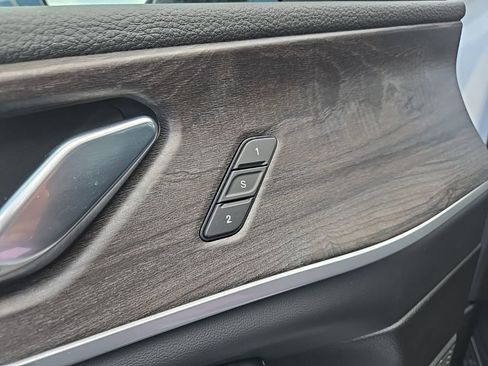 New 2026 Jeep Grand Cherokee Limited AWD/4WD image 35